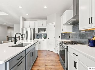8014 N 167th Ave, Bennington, NE 68007