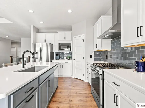 8014 N 167th Ave, Bennington, NE 68007