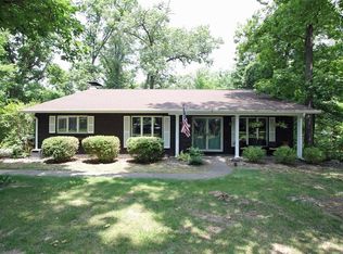 1112 Robert Dr, Godfrey, IL 62035