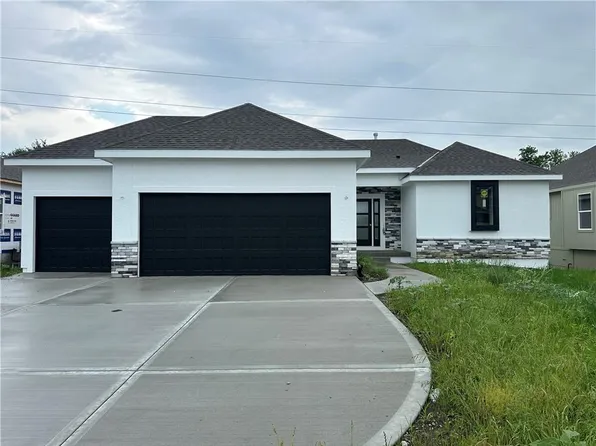 24811 W 178th Ct, Gardner, KS 66030