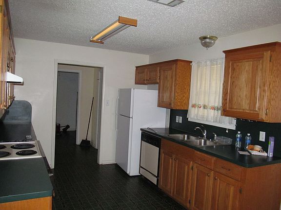 3rd image of 4319 Western Oak St