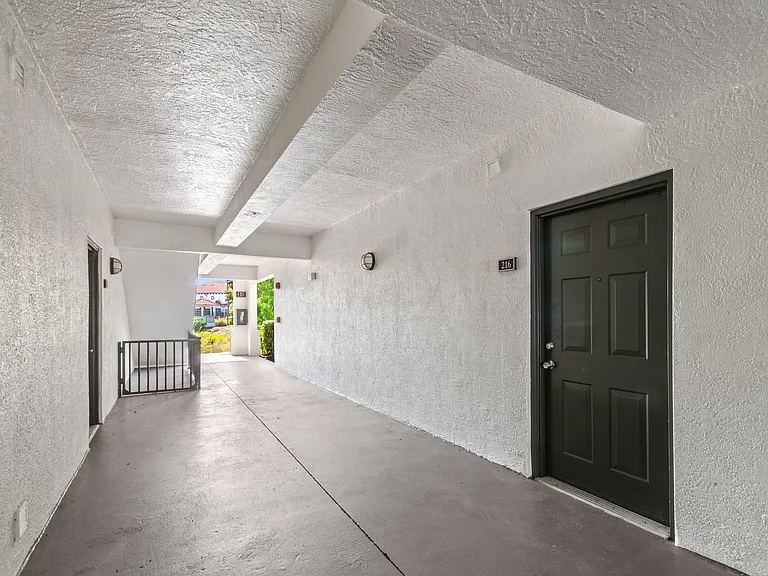 7915 Preserve Cir #216 — Photo 28