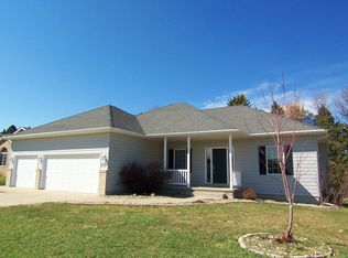 222 Pine Ridge Rd, Brookings, SD 57006
