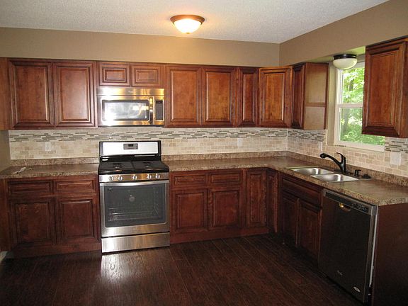 5th image of 930 Oxford Hills Dr