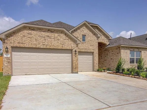 1061 Comal Trl, Dayton, TX 77535