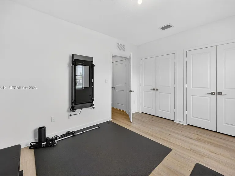 826 SE 17th St — Photo 21