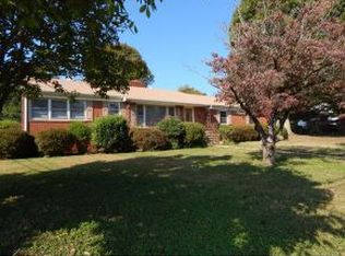 2131 Combs St, Burlington, NC 27215