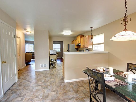 2nd image of 120 Jeffrey Ln