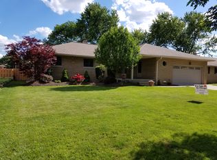 13525 Belfair Dr, Middleburg Heights, OH 44130