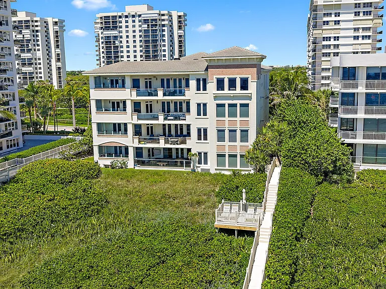 2070 N Ocean Blvd #Penthouse 4 — Photo 2