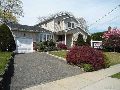 2nd image of 2092 Rosemont St