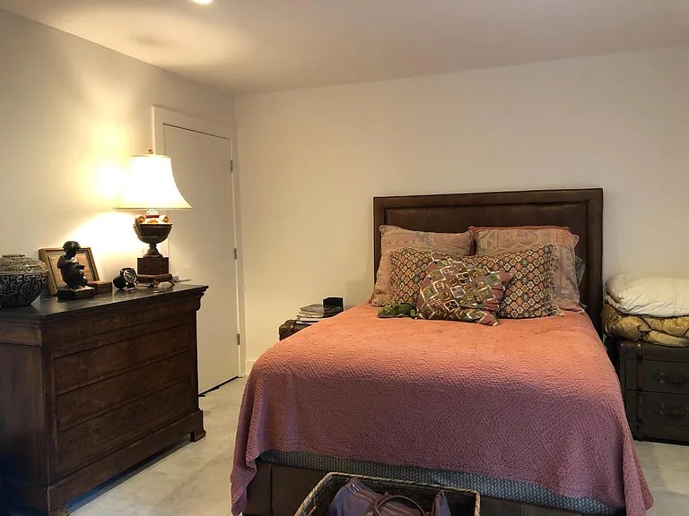 2321 Clark Ave — Photo 29