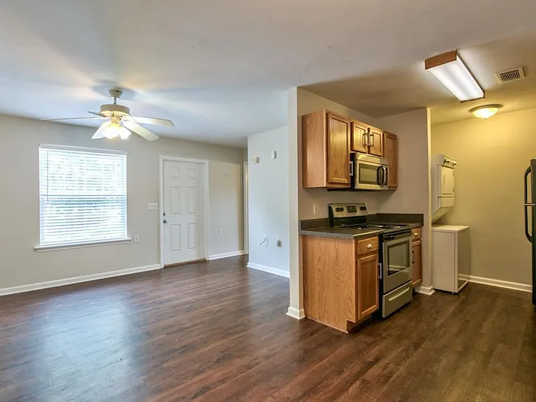 990 W Brevard St — Photo 1