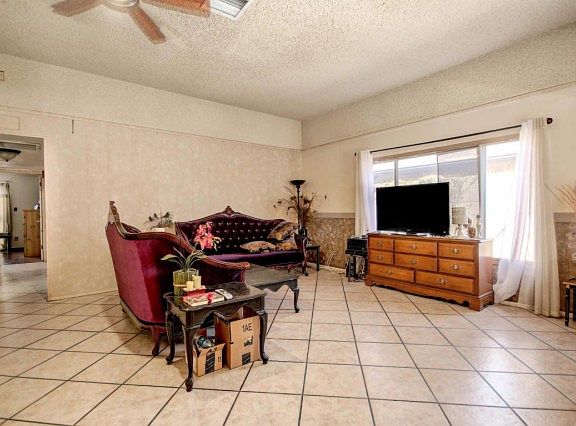 4th image of 2350 W Shaw Butte Dr