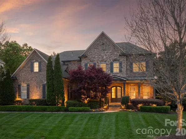 402 Montrose Dr, Waxhaw, NC 28173