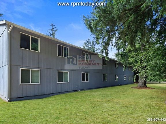 3rd image of 3621 Colonial Ln SE Unit 3