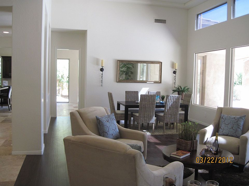 Living/Dining Area