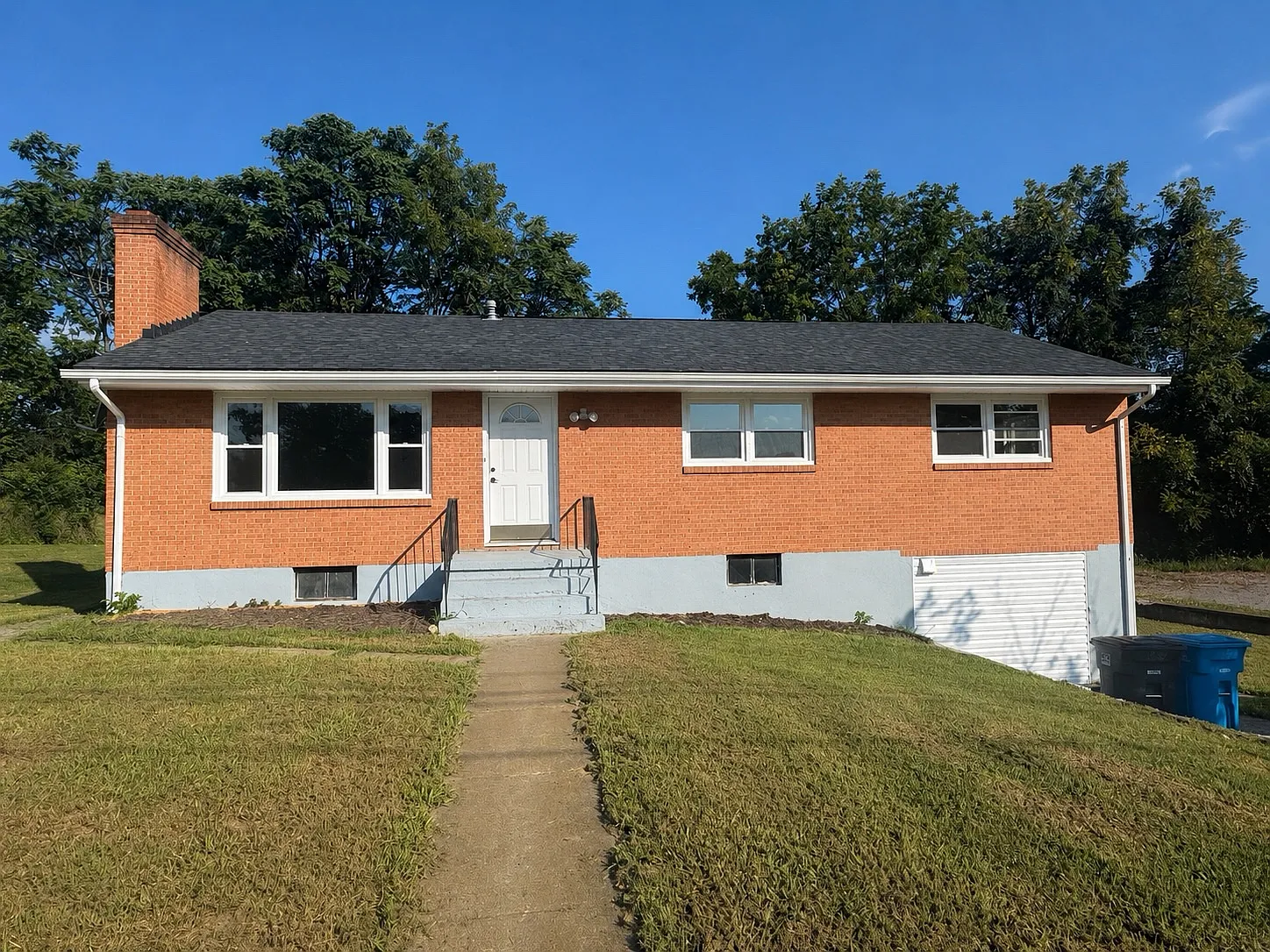 5 bed, 2116 sqft, $1,950 — Photo 1