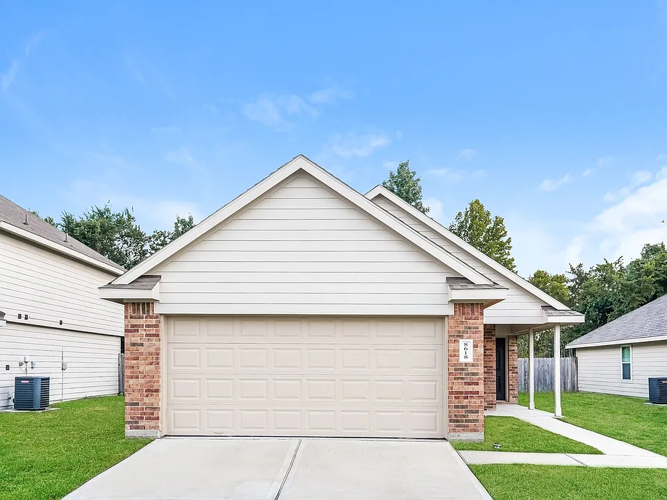 8618 Middleton Oaks Cir