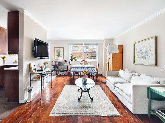 2nd image of 175 Willoughby St APT 11A