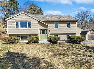 18 W Hill Ter, Gardiner, ME 04345