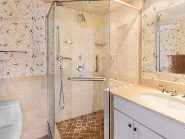 137 East 36th Street image 9 of 15