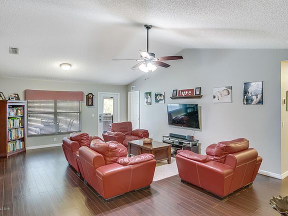 4th image of 3117 Westwind Ave SE