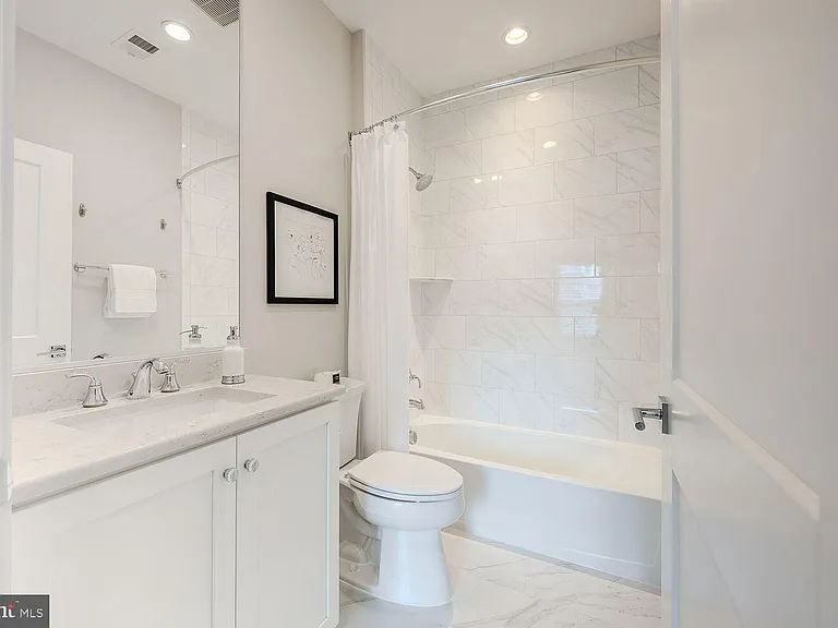 10326 Grosvenor Pl — Photo 38