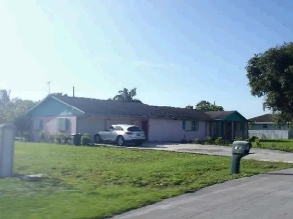 1025 SE 3rd St, Belle Glade, FL 33430