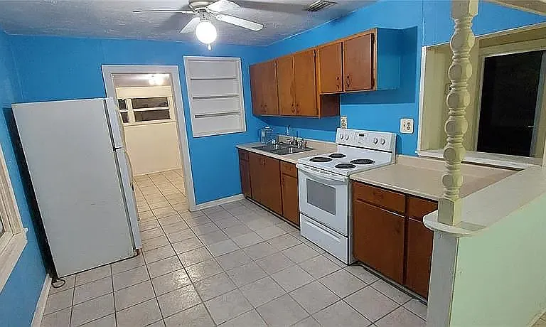 1115 NW 22nd Ave — Photo 4