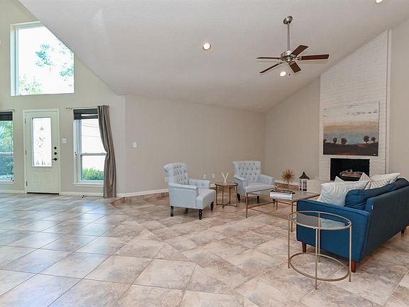 2nd image of 11902 Riverview Dr