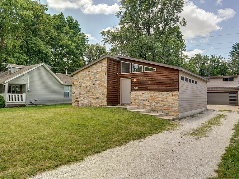 653 S Fairway Ave — Photo 3