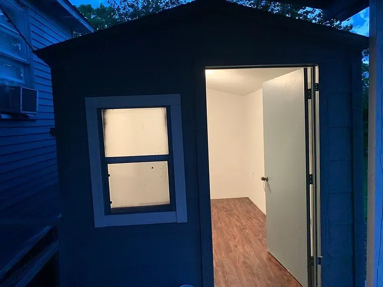 212 Houston St — Photo 53