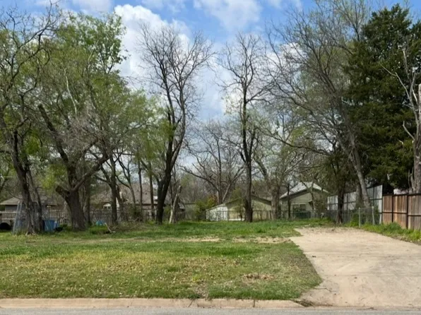 1325 E Thomas St, Sherman, TX 75090