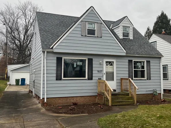 9635 Snow Rd, Parma Heights, OH 44130