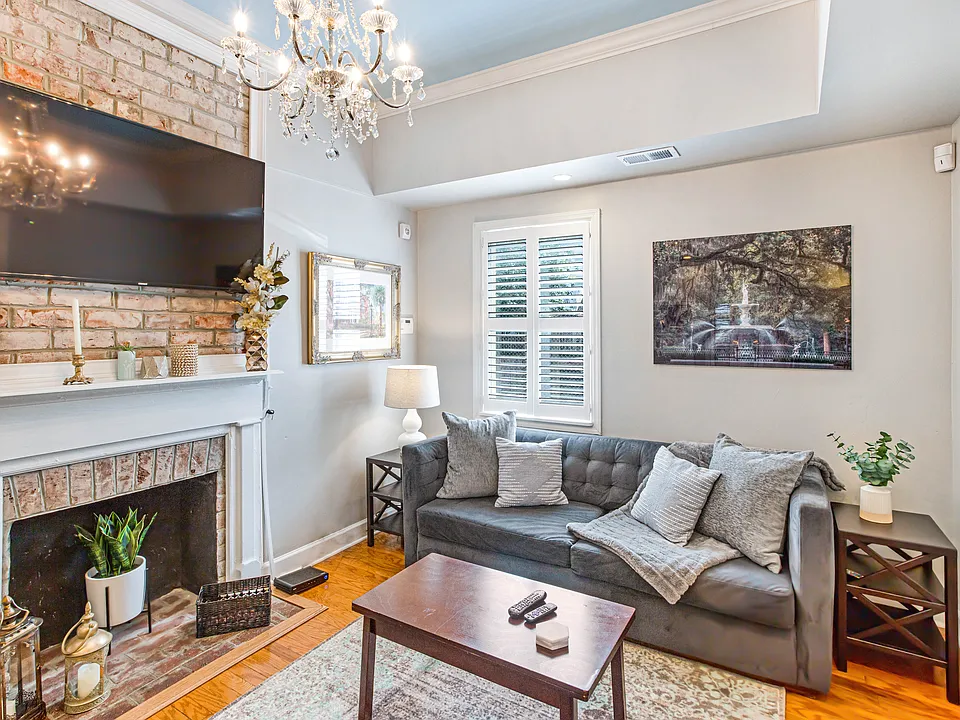 109 E Park Ave