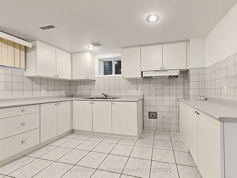 1 Briarwood Rd — Photo 42