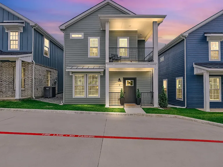 No shared walls. Experience private living with Community Amenities!