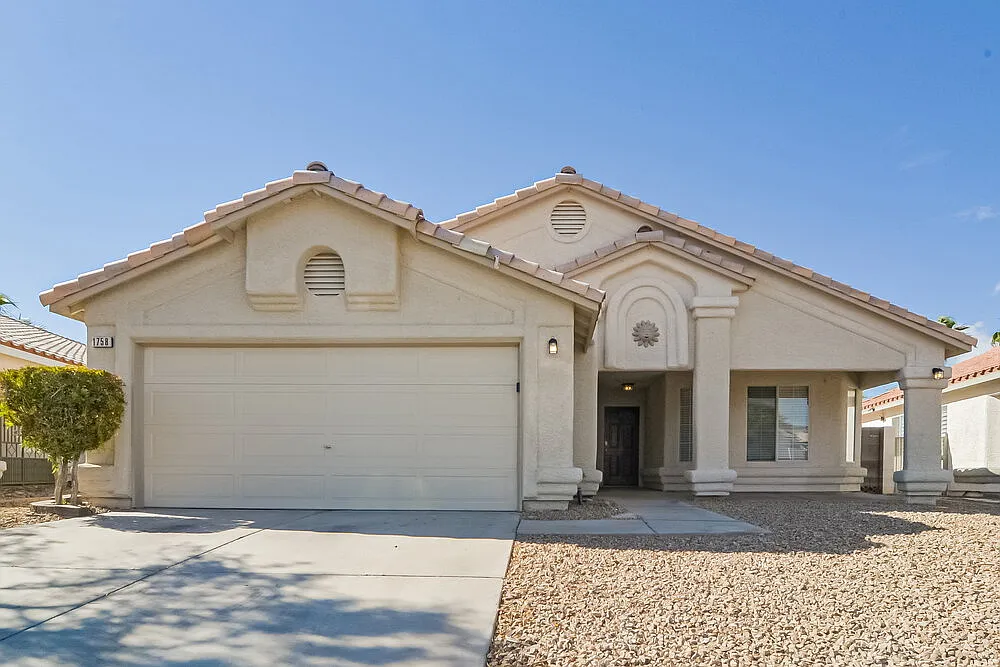 3 bed, 2.0 bath, 1507 sqft, $2,210 — Photo 1