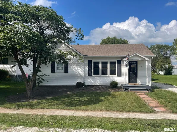 320 W State St, Good Hope, IL 61438