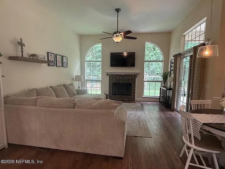 1484 Wild Iris Ln — Photo 4