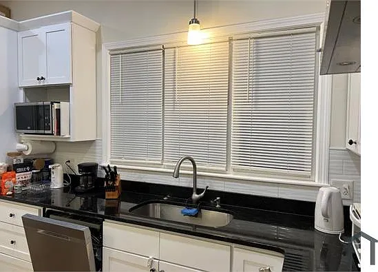 2 bed, 700 sqft, $3,000 — Photo 3