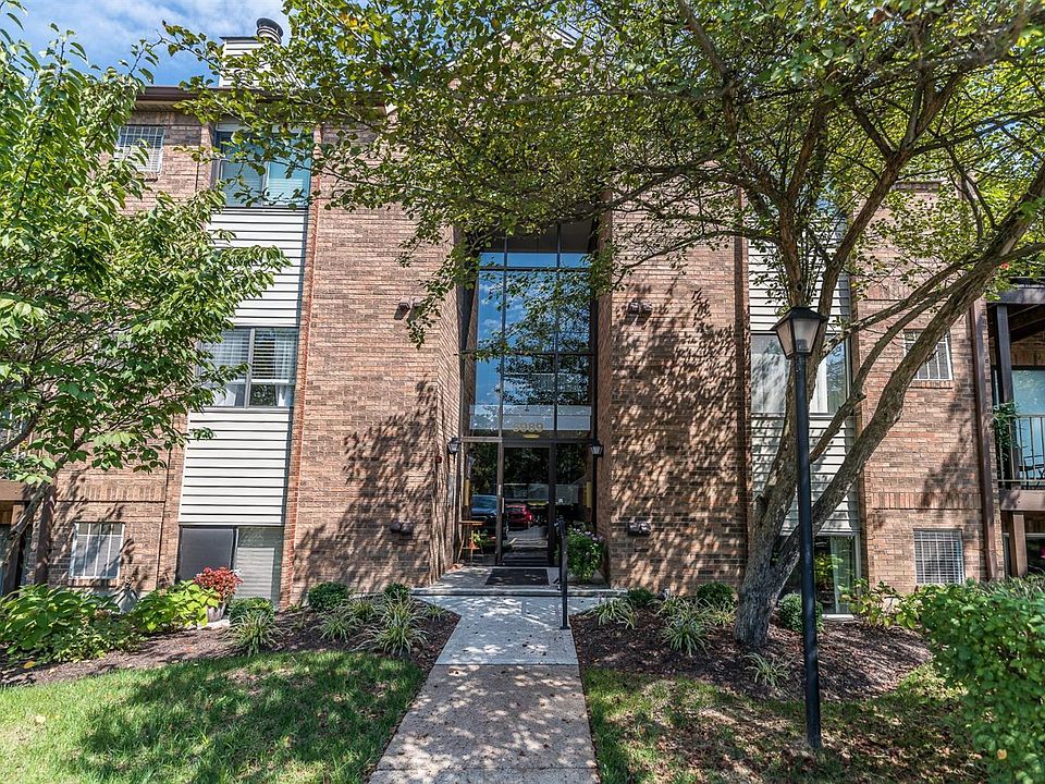 1st image of 5989 Meadowcreek Dr #12