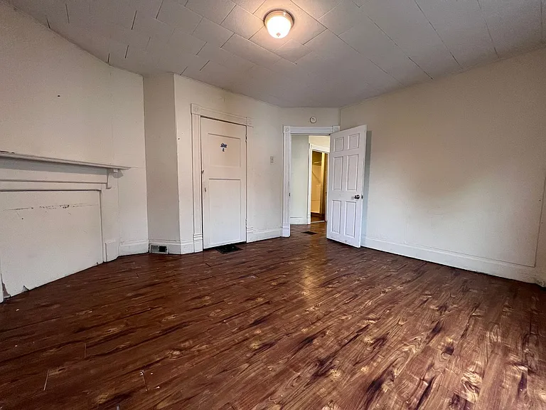 445 Baird Street — Photo 12