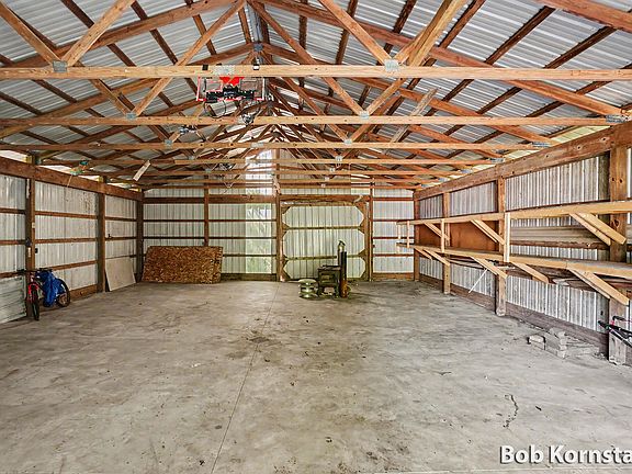 3rd image of 755 Cypress St