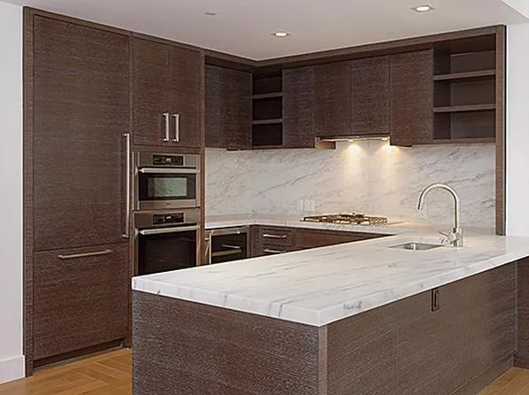 500 West 21st Street image 5 of 12