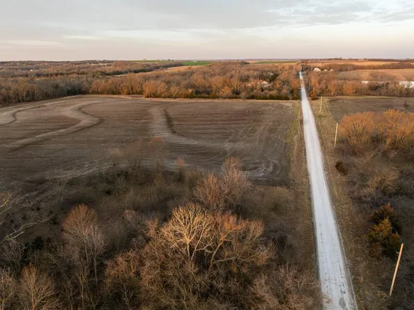 2420 Stafford Ter, Ottawa, KS 66067