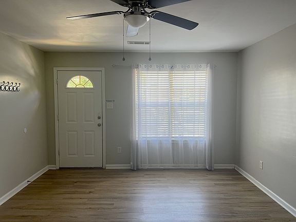 3rd image of 230 Katelyn Cir
