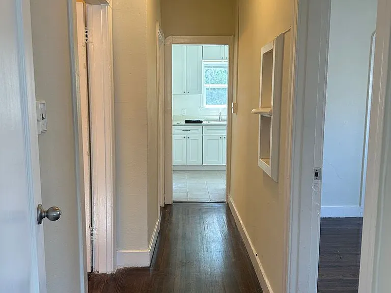 1009 E 22nd St — Photo 11