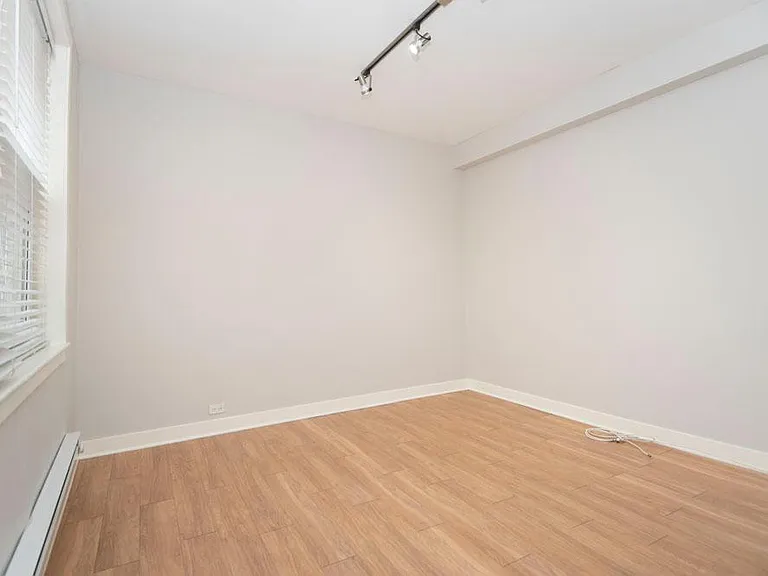 511 W Belmont Ave #28 — Photo 4
